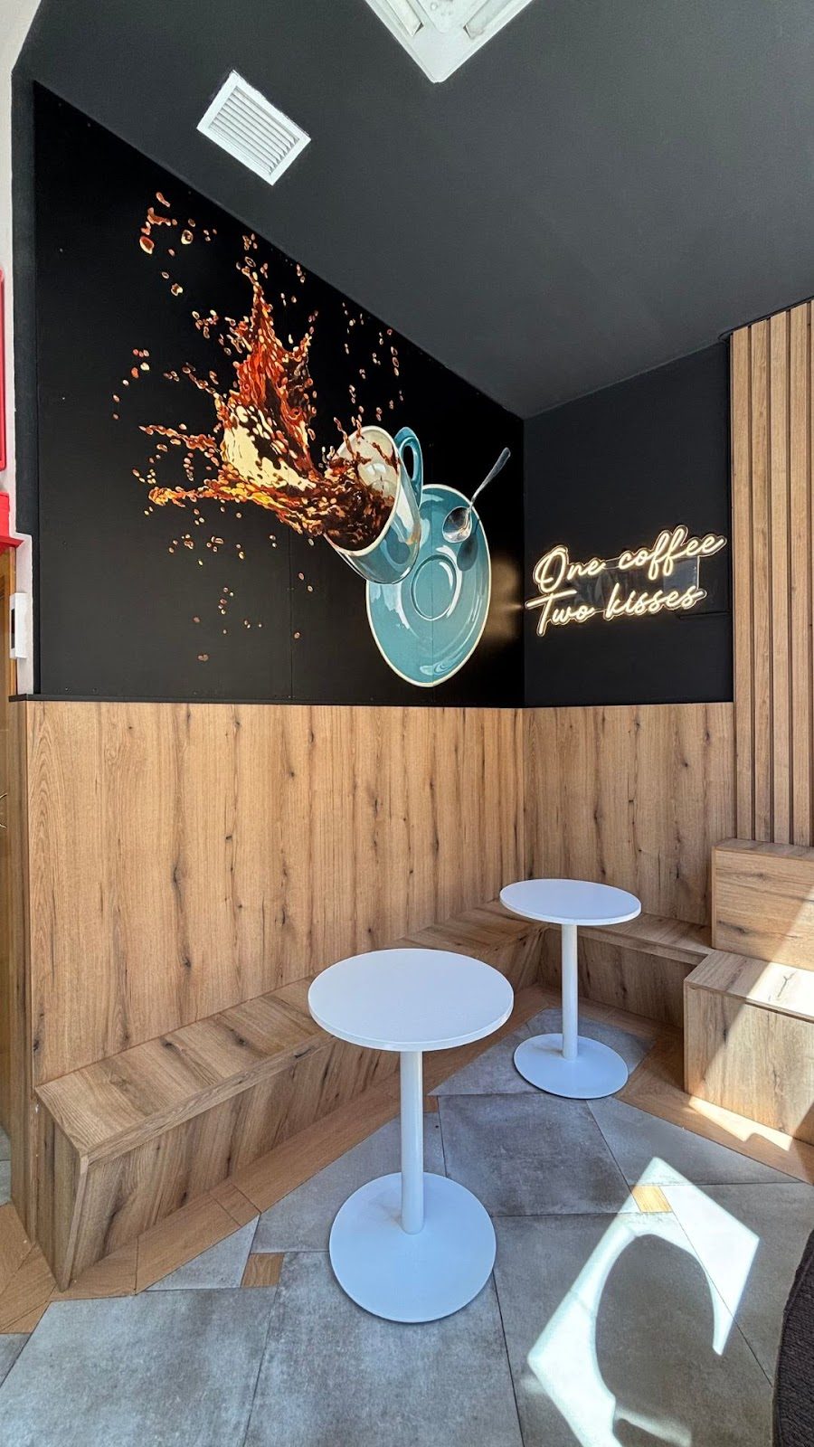 Delicotte Coffee Shop & Roaster