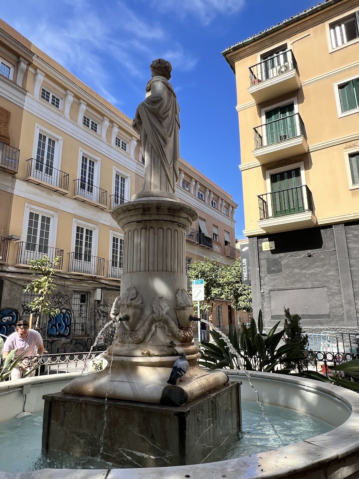 Fuente Plaza de San Francisco