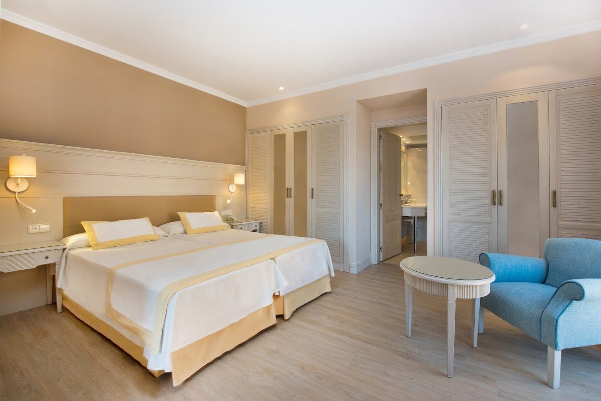 Mejores Hoteles de Playa en Málaga para Tu Escapada