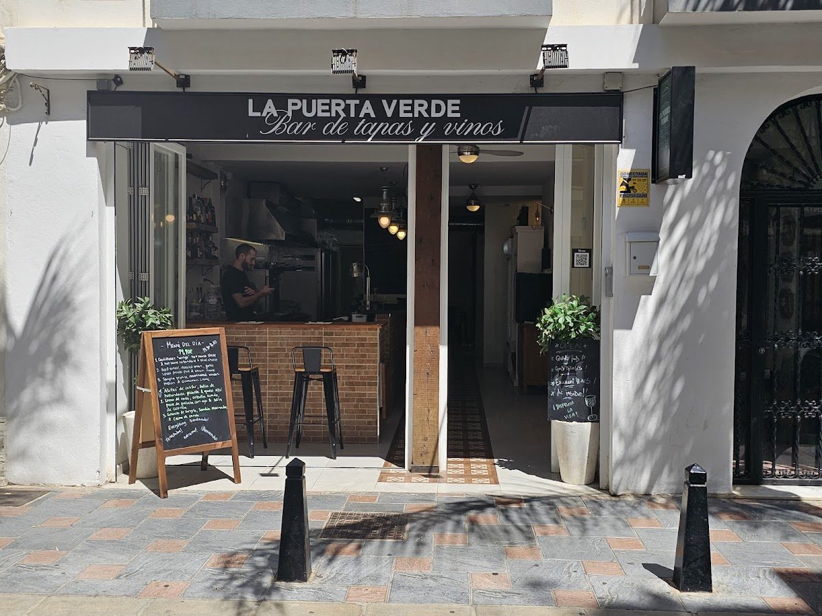 La puerta verde