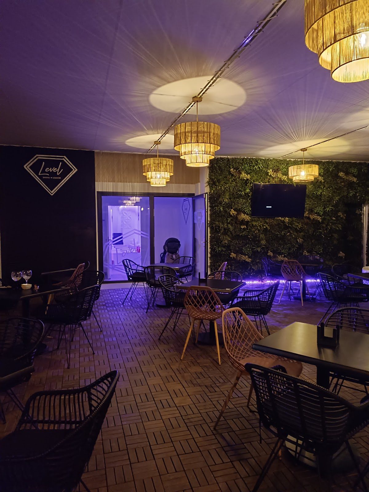 Level shisha lounge