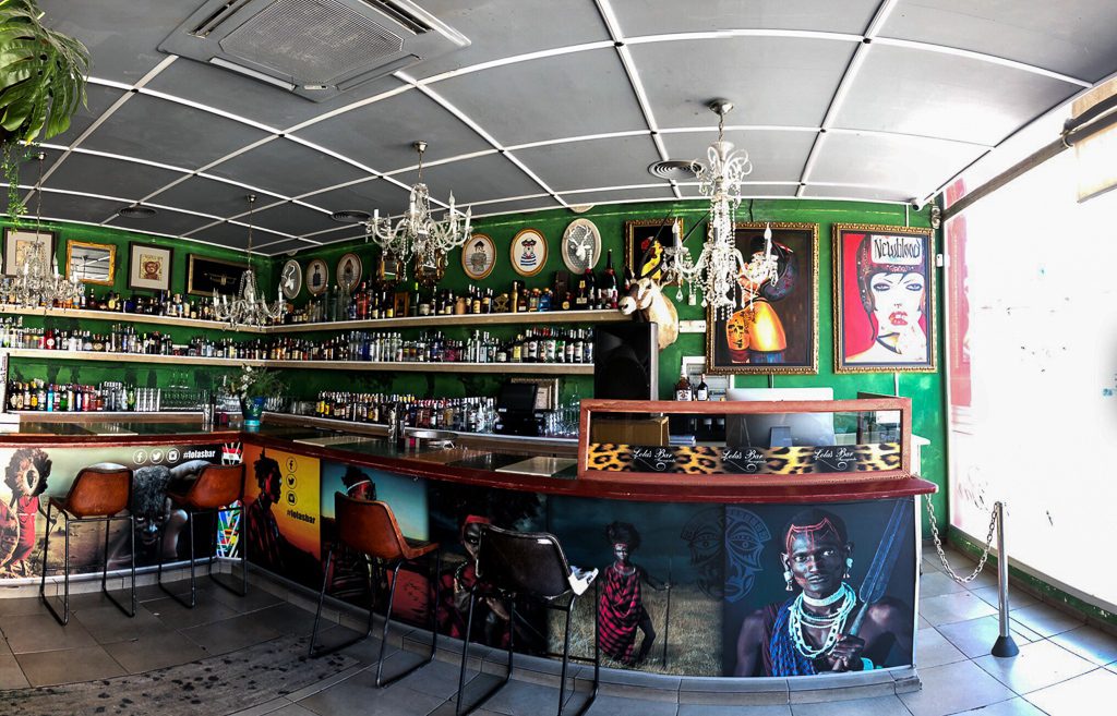 Lola's Bar