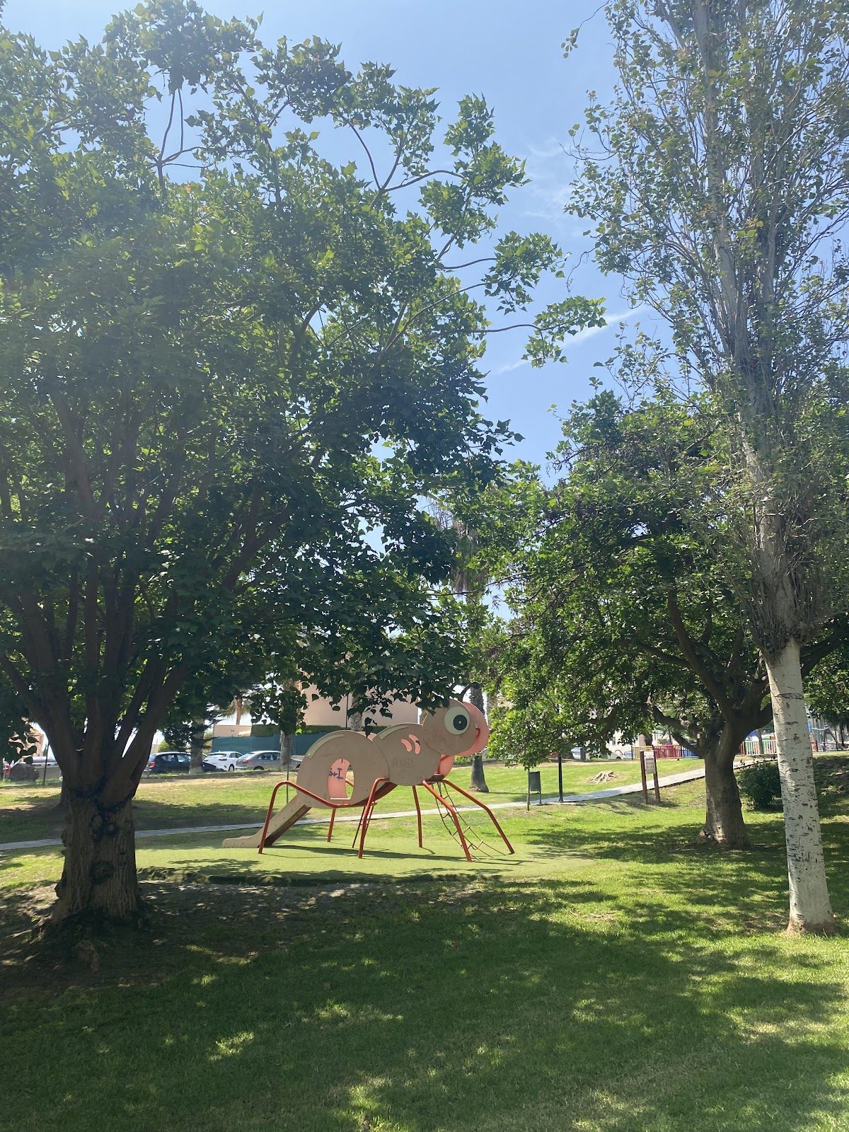 Los Almendros Park