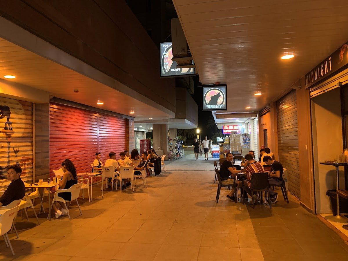 Midnight bar