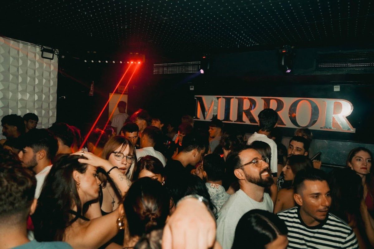 Mirror Night Club