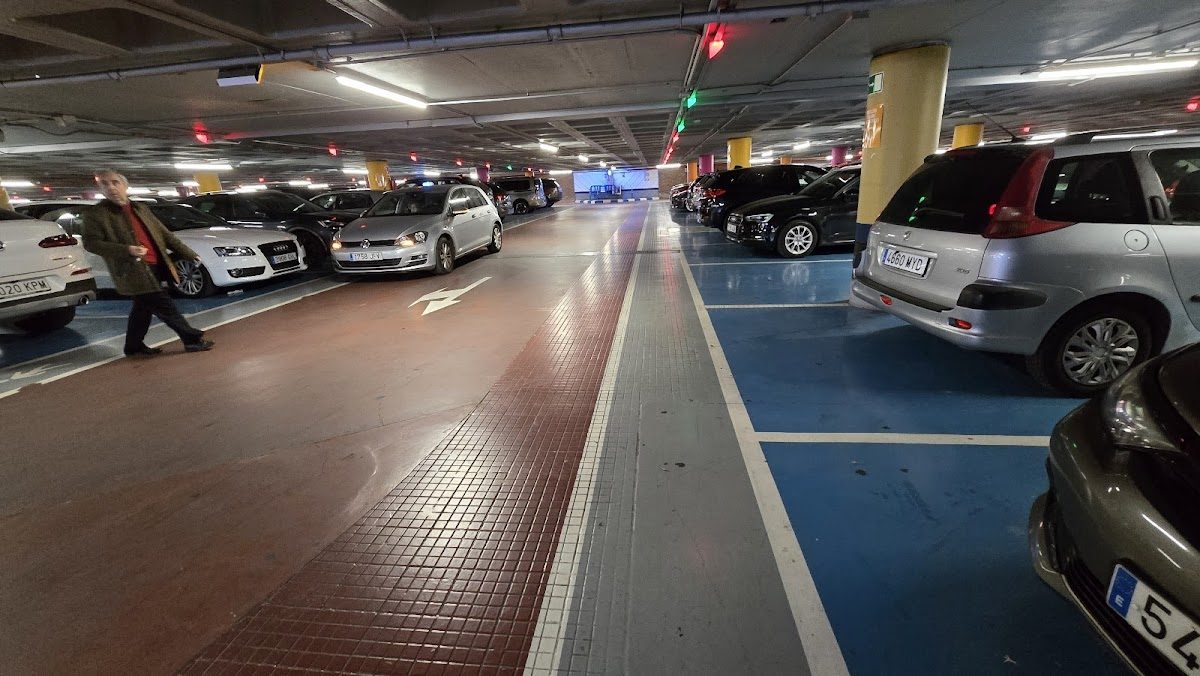 Parking Plaza de La Marina