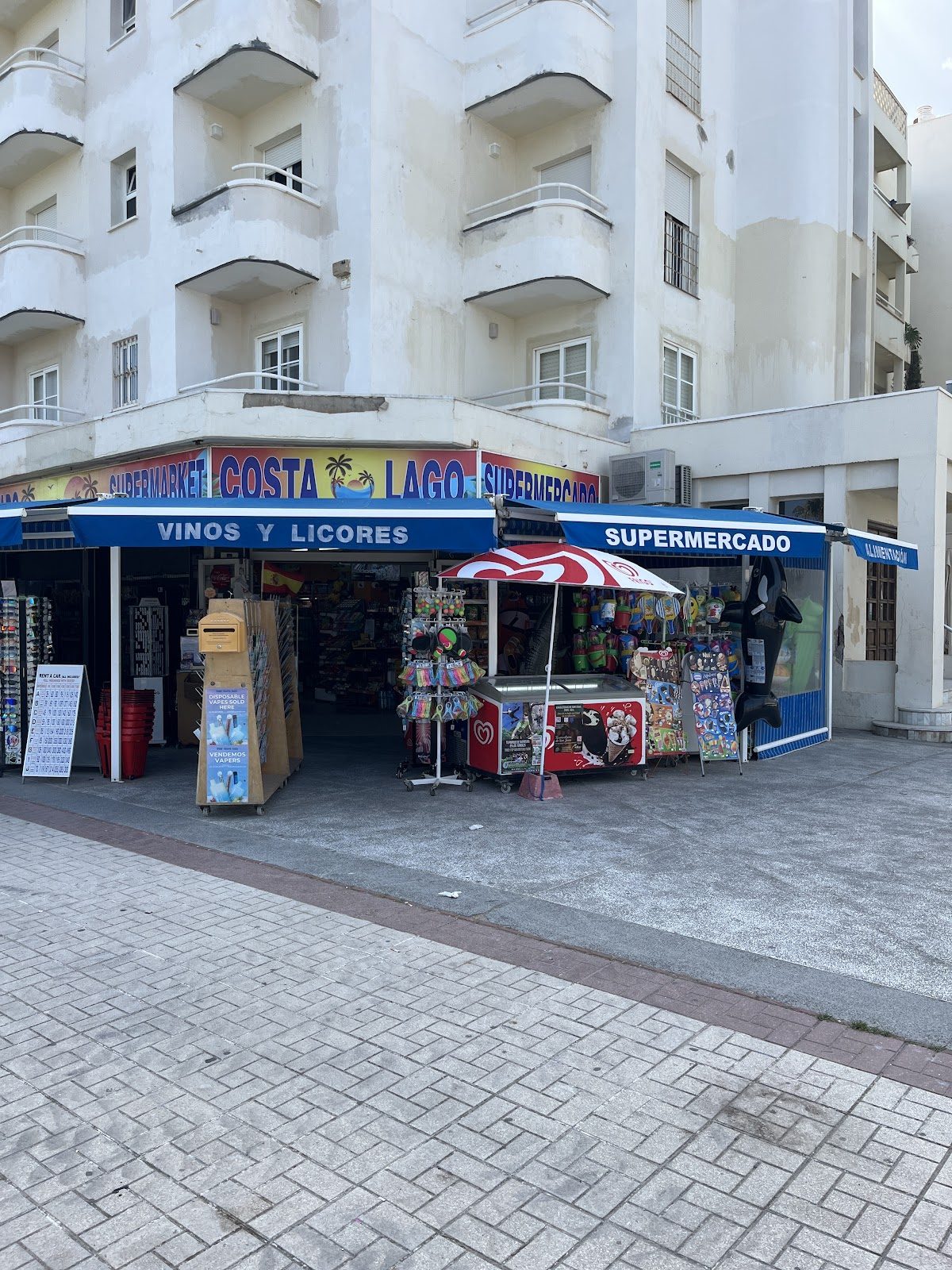 Supermercado Costa Lago