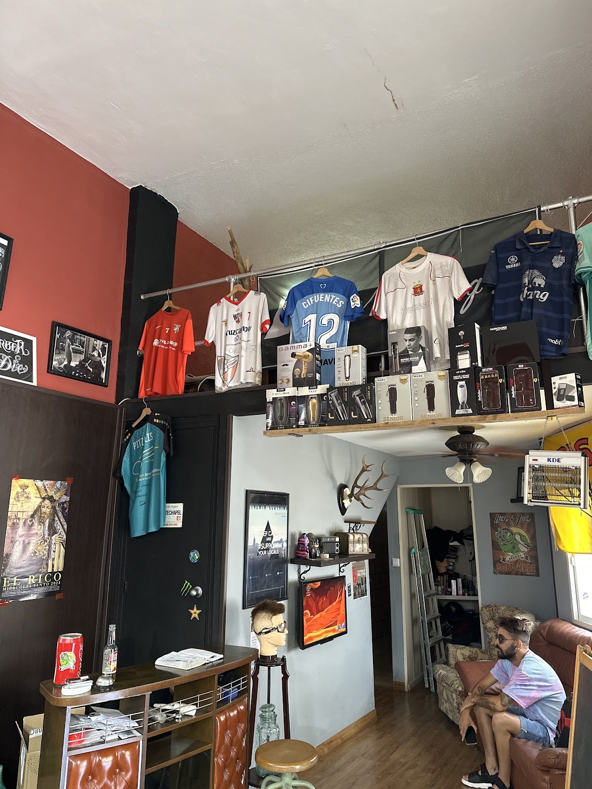 THE CORNER BARBER SHOP