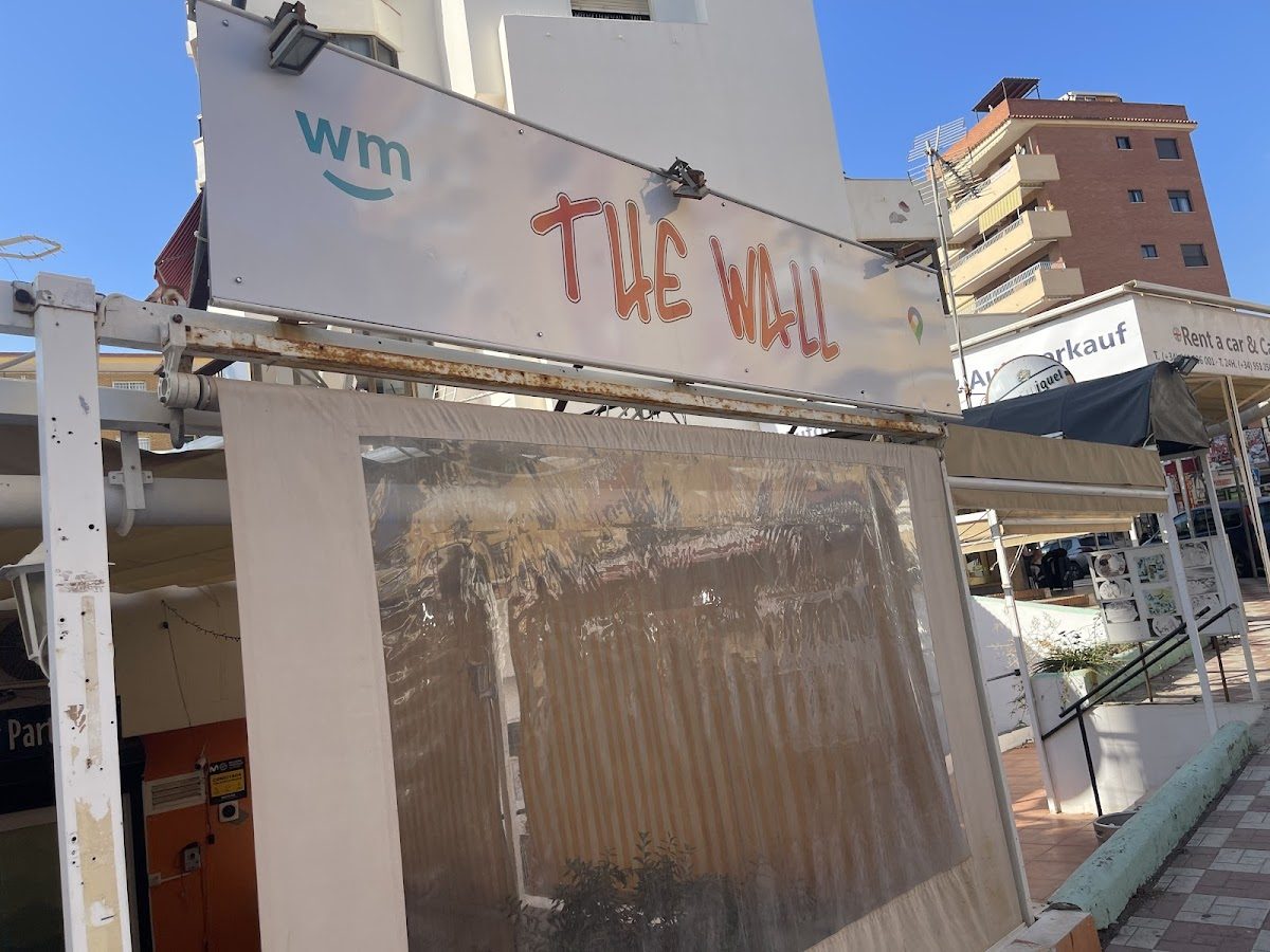 The Wall Weed Club