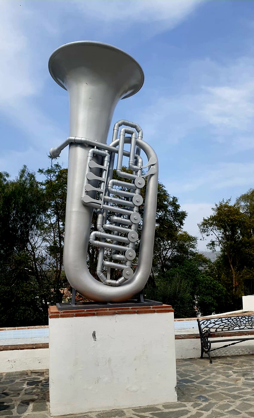 Tuba Gigante
