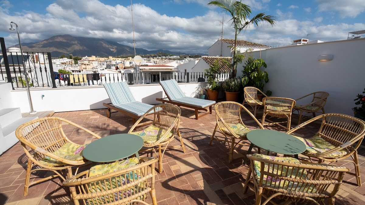 Veranera Hostel - Habitaciones compartidas y privadas